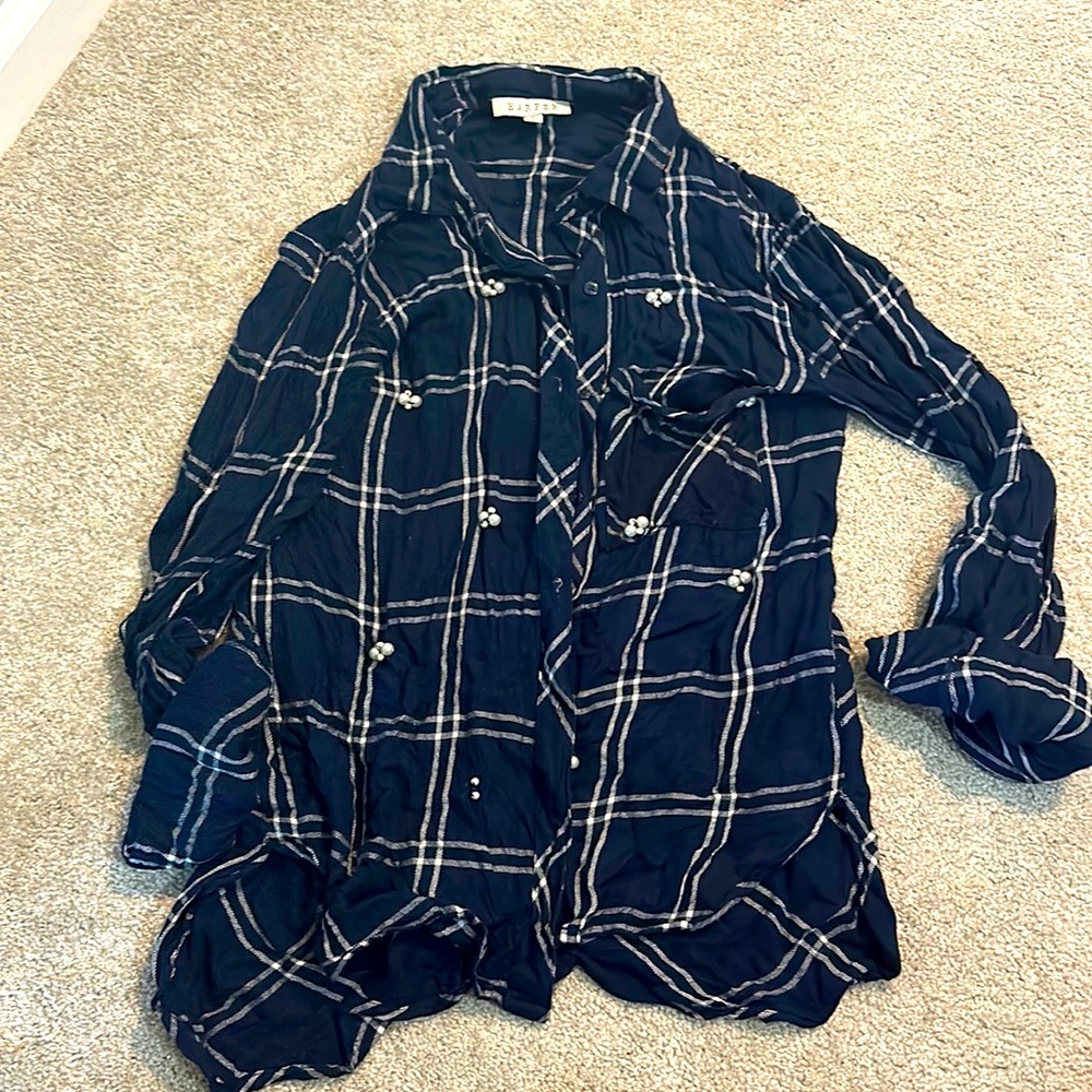 Women’s plaid shirt with pearls